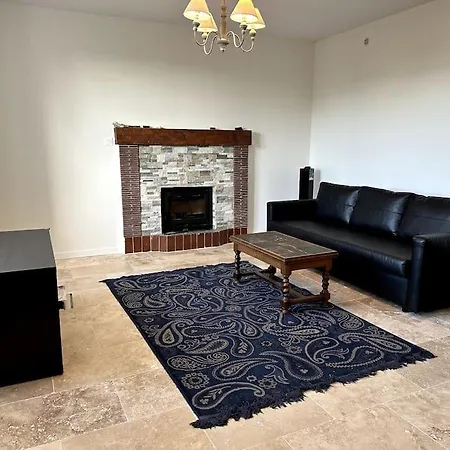 فيلة Chateau De La Folie