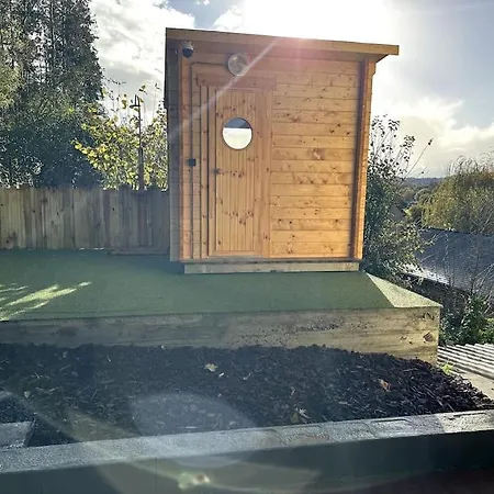 فيلة Chateau De La Folie